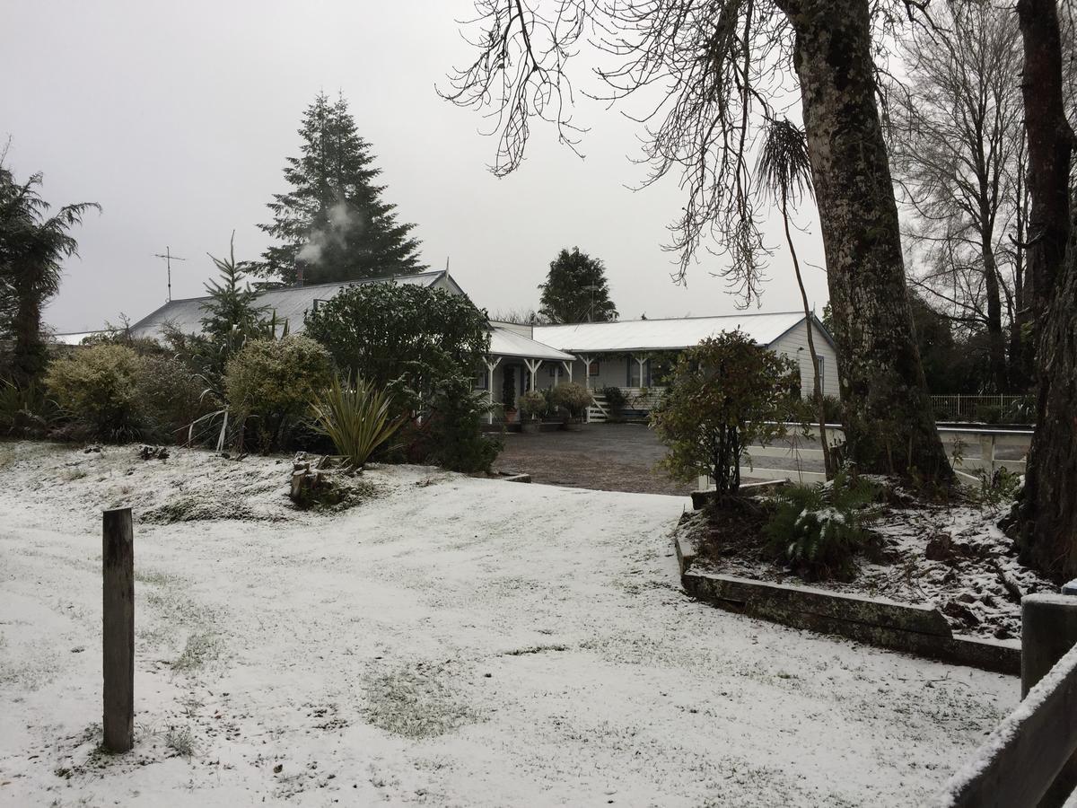 Tongariro Crossing Lodge National Park Exterior photo